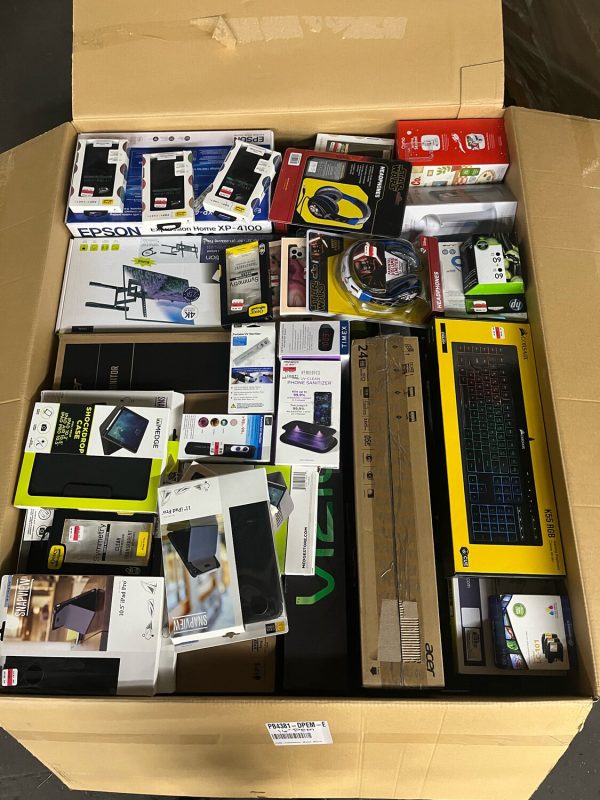 TARGET ELECTRONICS MEGA MYSTERY BOX - Image 3