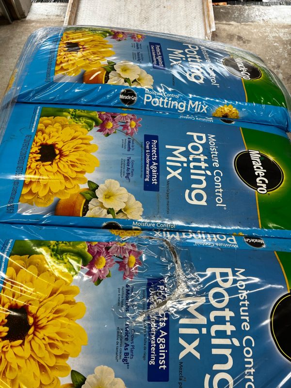 HOME DEPOT POTTING SOIL PALLET - SM-10